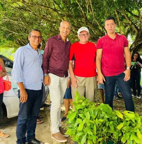 Camacã: Prefeitura chega a marca de 35 mil mudas de Cacau distribuídas para pequenos agricultores
